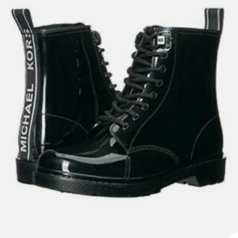 NWT MICHAEL MICHAEL KORS Tavie Black Rain Booties - Size 6